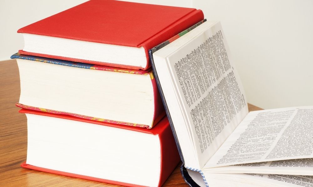 A-level english tutor stourbridge - Grammar Book - Professional English Tutoring Ltd